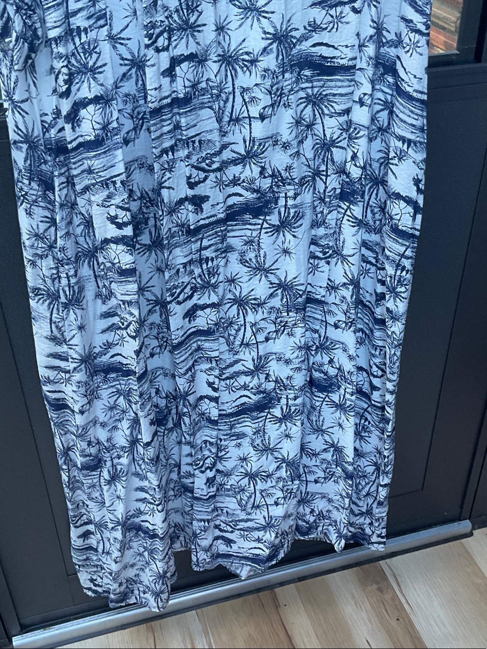 torrid White and Navy Palm-Print Midi Dress 3x/4x - Picture 6 of 8